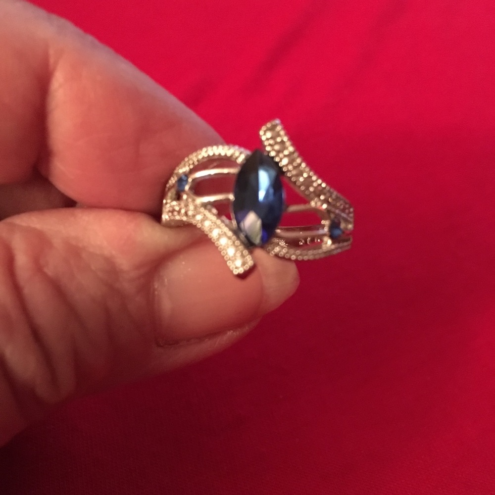 Glamorous blue sapphire